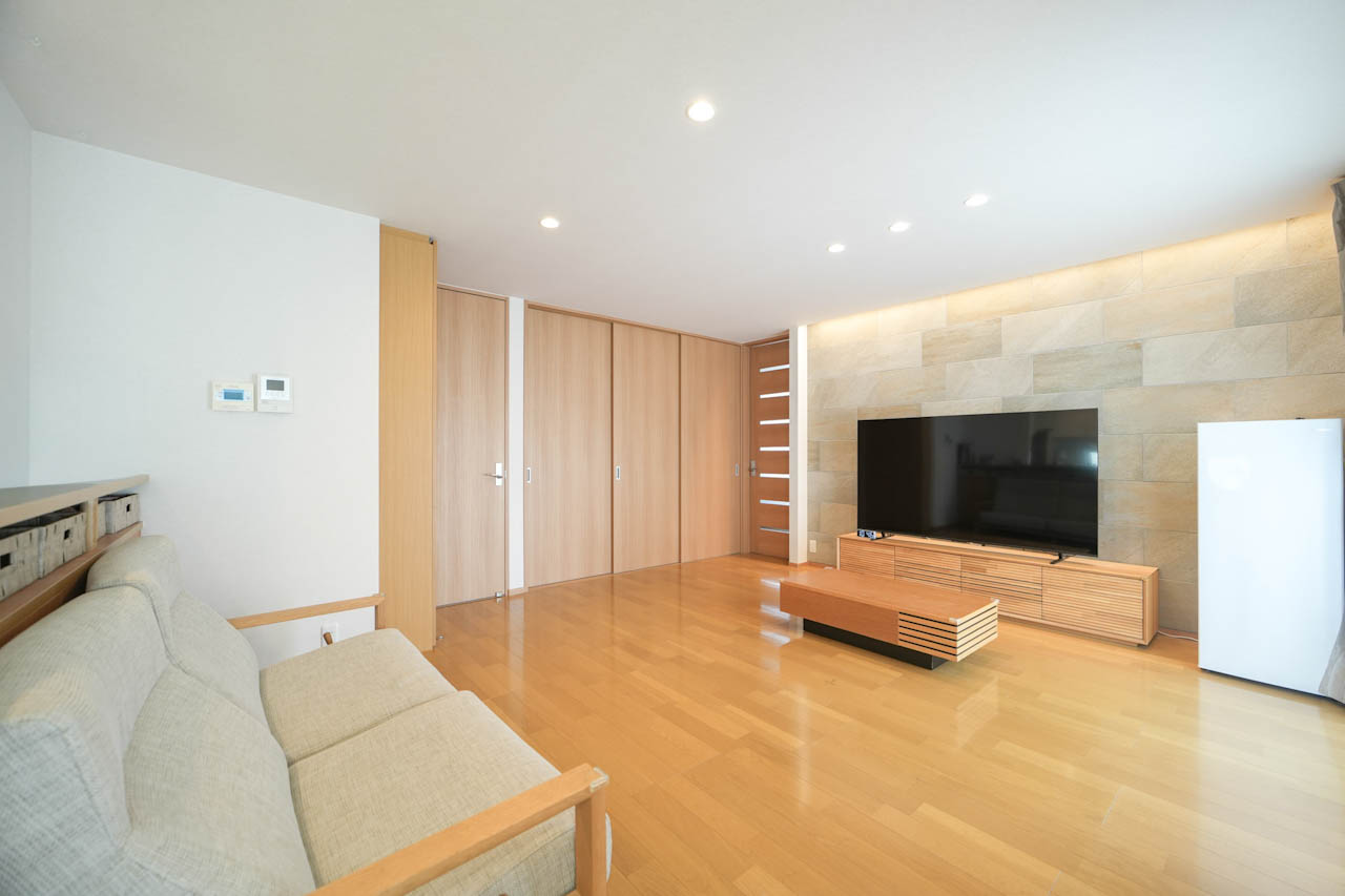モダンな外観の戸建ての撮影写真 2