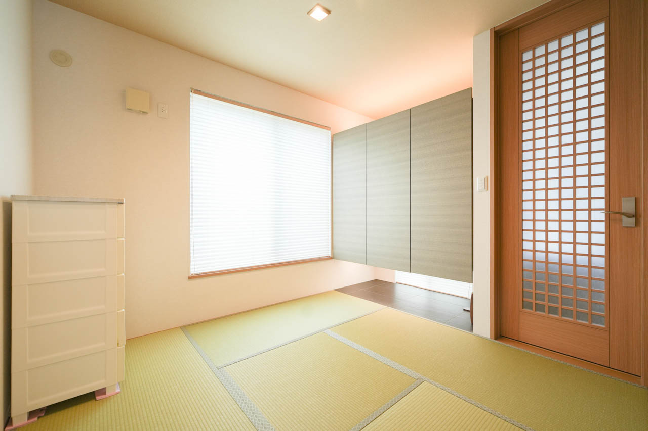 モダンな外観の戸建ての撮影写真 4