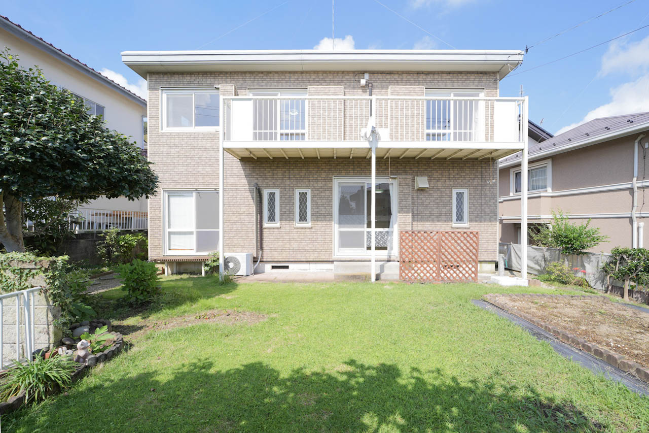 庭のある戸建ての外観